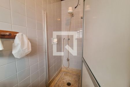 Casa à venda com 178m², 3 quartos e 3 vagasBanheiro 2