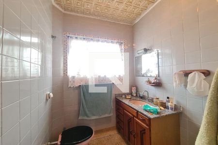 Casa à venda com 178m², 3 quartos e 3 vagasBanheiro 2