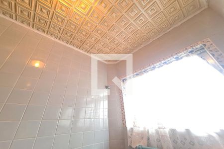 Casa à venda com 178m², 3 quartos e 3 vagasBanheiro 2