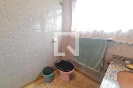 Casa à venda com 178m², 3 quartos e 3 vagasBanheiro 2