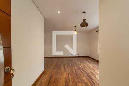 Sala de casa à venda com 2 quartos, 275m² em Jardim Colombo, São Paulo