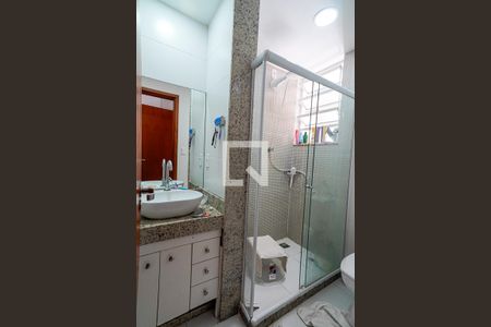Banheiro do Quarto 1 de apartamento para alugar com 2 quartos, 60m² em Icaraí, Niterói