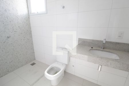 Banheiro do Quarto 1 de apartamento para alugar com 3 quartos, 137m² em Tubalina, Uberlândia