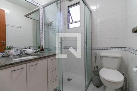Apartamento à venda com 151m², 4 quartos e 3 vagas Apartamento à venda com 151m², 4 quartos e 3 vagasBanheiro social