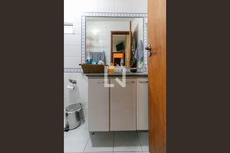 Apartamento à venda com 151m², 4 quartos e 3 vagas Apartamento à venda com 151m², 4 quartos e 3 vagasBanheiro Quarto 2