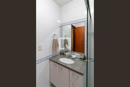 Apartamento à venda com 151m², 4 quartos e 3 vagas Apartamento à venda com 151m², 4 quartos e 3 vagasBanheiro social