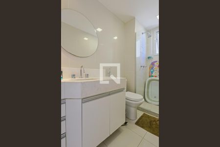 Apartamento à venda com 105m², 2 quartos e 2 vagasBanheiro da Suíte 1