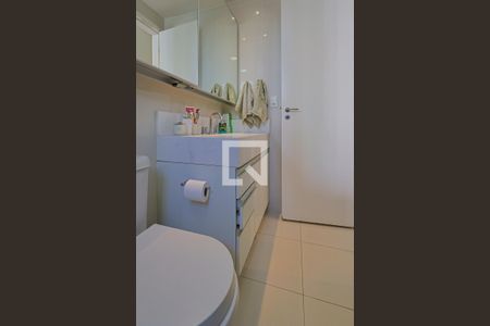 Apartamento à venda com 105m², 2 quartos e 2 vagasBanheiro da Suíte 2
