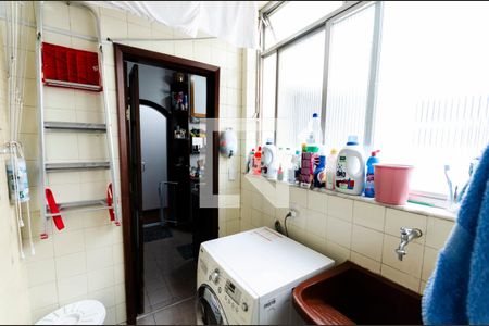 Apartamento à venda com 132m², 3 quartos e 1 vagaÁrea de Serviço