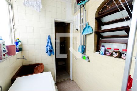 Apartamento à venda com 132m², 3 quartos e 1 vagaÁrea de Serviço