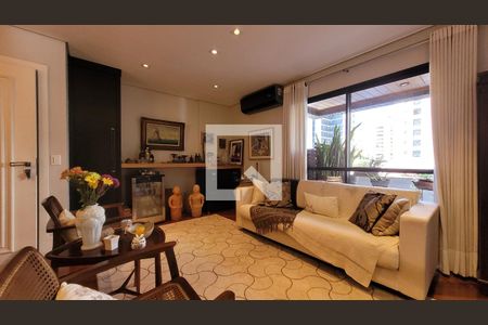 Sala de apartamento à venda com 3 quartos, 156m² em Cambuí, Campinas
