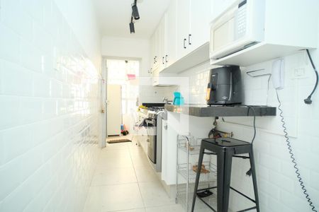 Cozinha de apartamento para alugar com 1 quarto, 40m² em Pinheiros, São Paulo