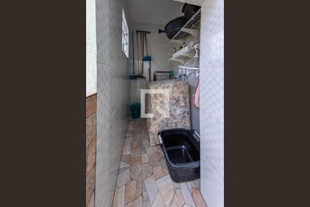 Casa à venda com 169m², 3 quartos e 2 vagasLavanderia