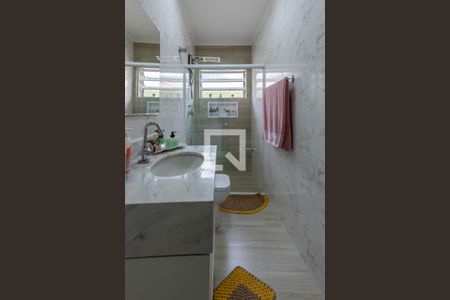 Casa à venda com 169m², 3 quartos e 2 vagasBanheiro 1