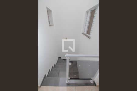 Casa à venda com 120m², 3 quartos e 2 vagasEscada