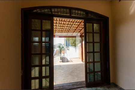 Casa para alugar com 50m², 2 quartos e sem vagaEntrada