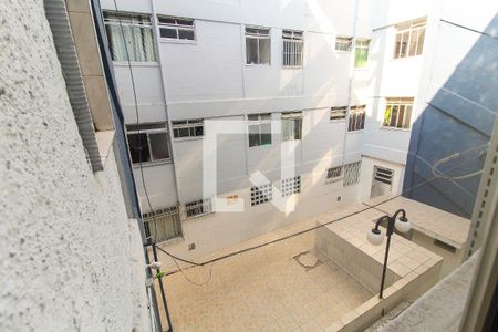 Vista da Sala de apartamento à venda com 2 quartos, 42m² em Conjunto Residencial José Bonifácio, São Paulo