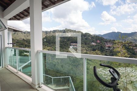 Casa de condomínio à venda com 850m², 4 quartos e 6 vagasvaranda da suíte 1 e 2