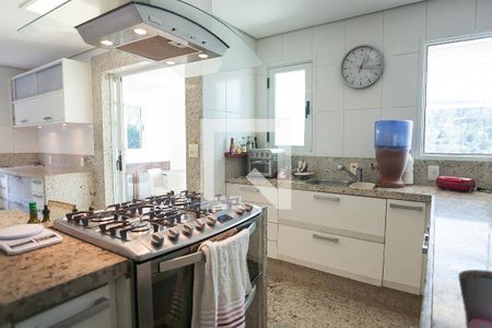 Casa de condomínio à venda com 850m², 4 quartos e 6 vagasCozinha