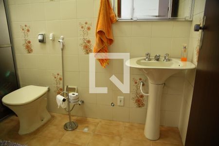 Casa à venda com 222m², 4 quartos e 3 vagasBanheiro da Suíte 2