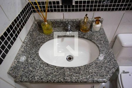 Apartamento à venda com 57m², 2 quartos e 3 vagasBanheiro Social