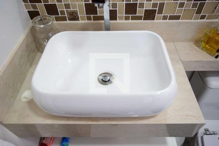 Apartamento à venda com 57m², 2 quartos e 3 vagasBanheiro da Suíte