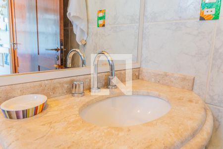 Casa de condomínio à venda com 260m², 3 quartos e 2 vagasBanheiro da Suíte 1