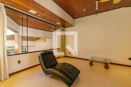 Casa de condomínio à venda com 469m², 3 quartos e 1 vagaSala Privativa