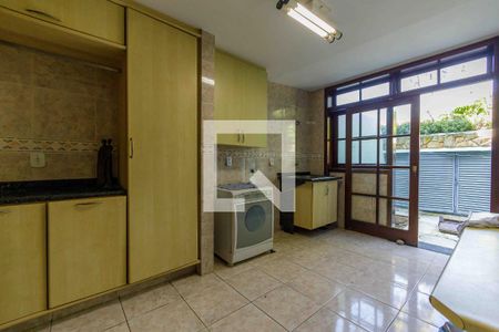 Casa de condomínio à venda com 469m², 3 quartos e 1 vagaÁrea de Serviço