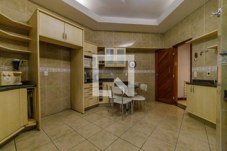 Casa de condomínio à venda com 469m², 3 quartos e 1 vagaCozinha