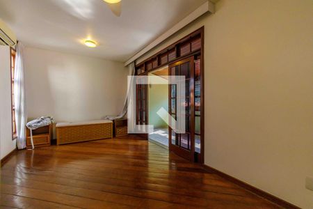 Casa de condomínio à venda com 469m², 3 quartos e 1 vagaSuíte 1