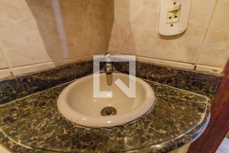 Casa de condomínio à venda com 469m², 3 quartos e 1 vagaBanheiro de Serviço