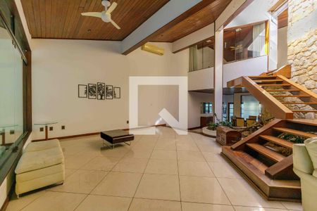 Sala de casa de condomínio à venda com 3 quartos, 469m² em Itanhangá, Rio de Janeiro