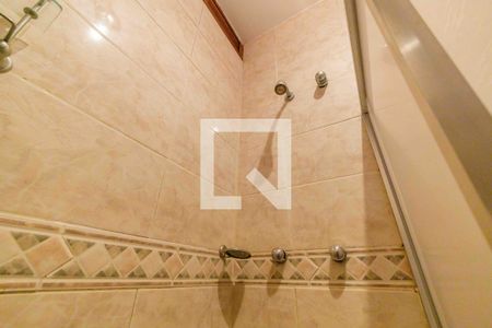 Casa de condomínio à venda com 469m², 3 quartos e 1 vagaBanheiro de Serviço