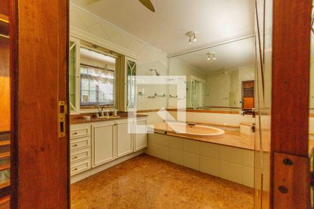 Casa de condomínio à venda com 469m², 3 quartos e 1 vagaBanheiro da Suíte 1