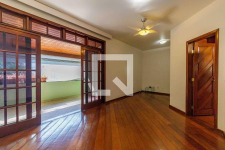 Casa de condomínio à venda com 469m², 3 quartos e 1 vagaSuíte 1