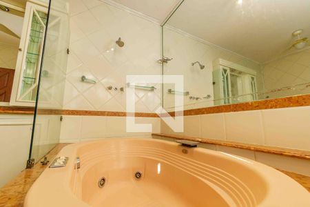 Casa de condomínio à venda com 469m², 3 quartos e 1 vagaBanheiro da Suíte 1