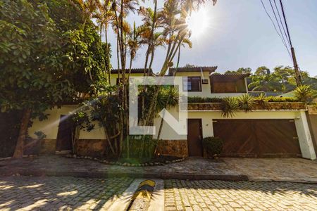 Casa de condomínio à venda com 469m², 3 quartos e 1 vagaFachada