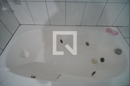 Casa para alugar com 100m², 2 quartos e 1 vagaBanheira