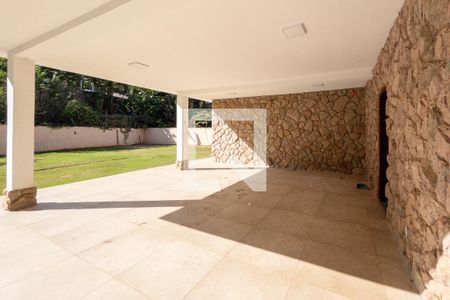 Casa de condomínio para alugar com 600m², 4 quartos e 2 vagas Casa de condomínio para alugar com 600m², 4 quartos e 2 vagasGaragem