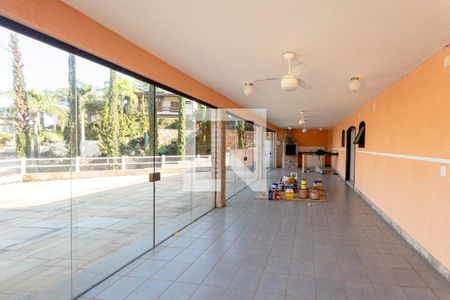 Casa de condomínio para alugar com 600m², 4 quartos e 2 vagas Casa de condomínio para alugar com 600m², 4 quartos e 2 vagasChurrasqueira