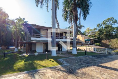 Casa de condomínio para alugar com 600m², 4 quartos e 2 vagas Casa de condomínio para alugar com 600m², 4 quartos e 2 vagasFachada da Casa