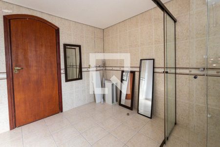 Casa de condomínio para alugar com 600m², 4 quartos e 2 vagas Casa de condomínio para alugar com 600m², 4 quartos e 2 vagasBanheiro da Suíte 4