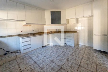 Casa de condomínio para alugar com 600m², 4 quartos e 2 vagas Casa de condomínio para alugar com 600m², 4 quartos e 2 vagasCozinha