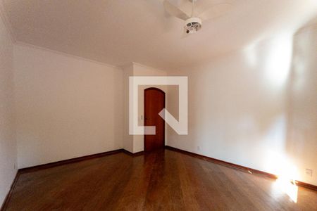 Casa de condomínio para alugar com 600m², 4 quartos e 2 vagas Casa de condomínio para alugar com 600m², 4 quartos e 2 vagasSuíte 4