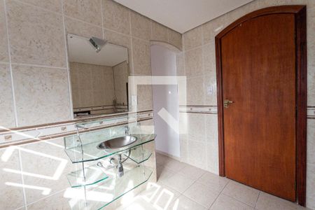Casa de condomínio para alugar com 600m², 4 quartos e 2 vagas Casa de condomínio para alugar com 600m², 4 quartos e 2 vagasBanheiro da Suíte 4