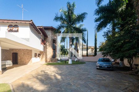 Casa de condomínio para alugar com 600m², 4 quartos e 2 vagas Casa de condomínio para alugar com 600m², 4 quartos e 2 vagasGaragem