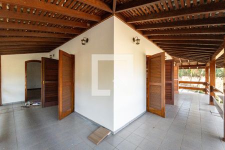 Casa de condomínio para alugar com 600m², 4 quartos e 2 vagas Casa de condomínio para alugar com 600m², 4 quartos e 2 vagasVaranda da Suíte Master