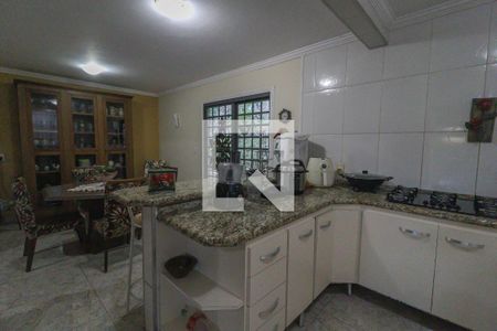 Casa à venda com 1400m², 6 quartos e 5 vagasCozinha e Área de Serviço