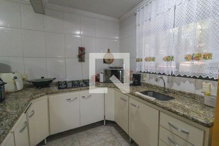 Casa à venda com 1400m², 6 quartos e 5 vagasCozinha e Área de Serviço